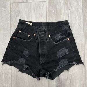 Levi 501 shorts / 24 / black denim